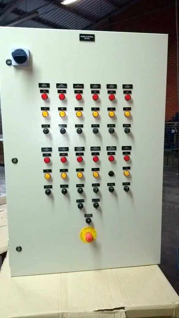 Quadro de Comando de Motores