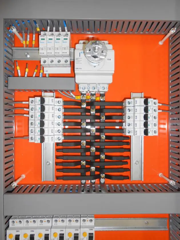 Quadro de Distribuição de Força e Iluminação
